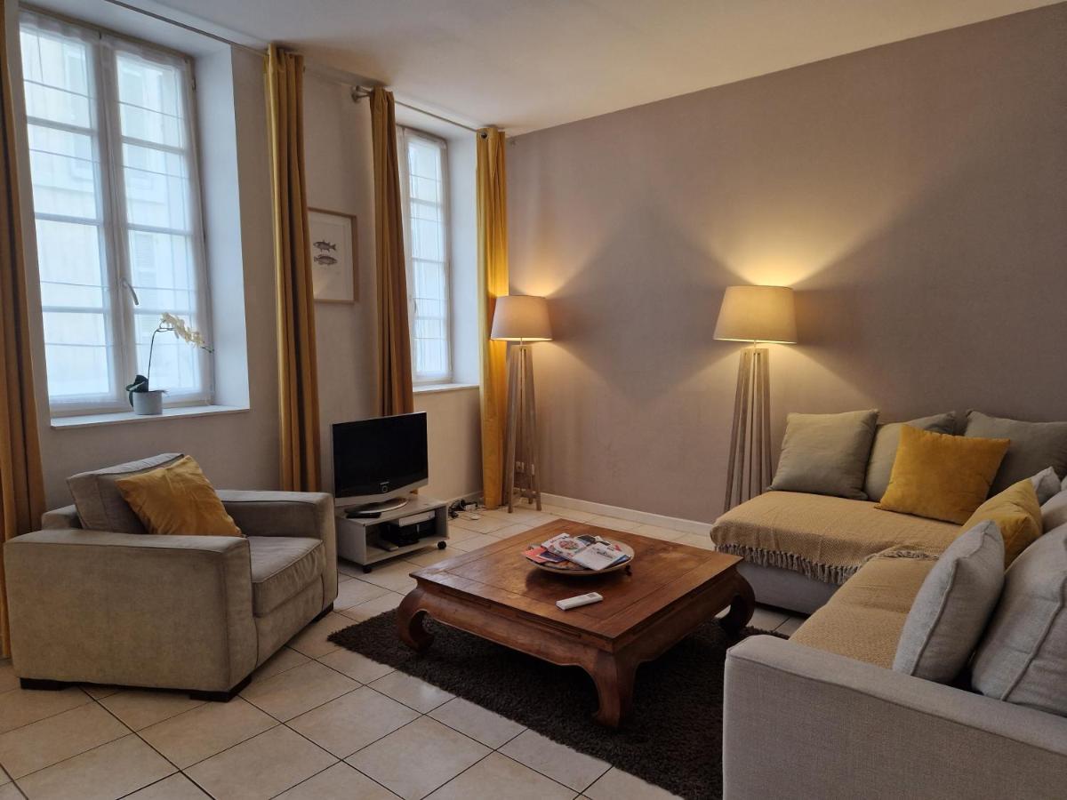 2 Pieces Dans Le Centre Avec Petite Terrasse 3*** Marselha Exterior foto