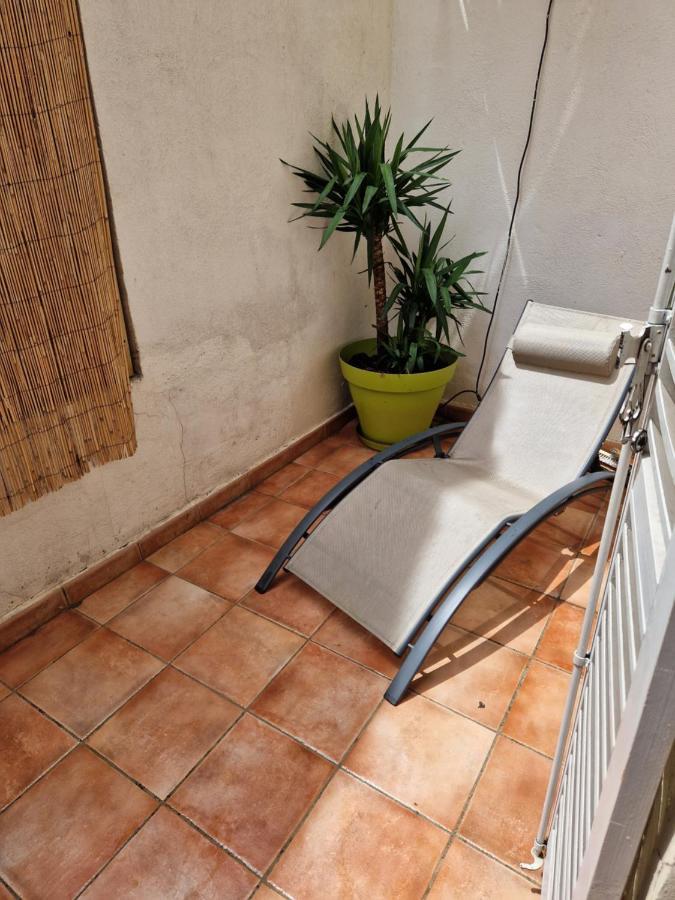 2 Pieces Dans Le Centre Avec Petite Terrasse 3*** Marselha Exterior foto