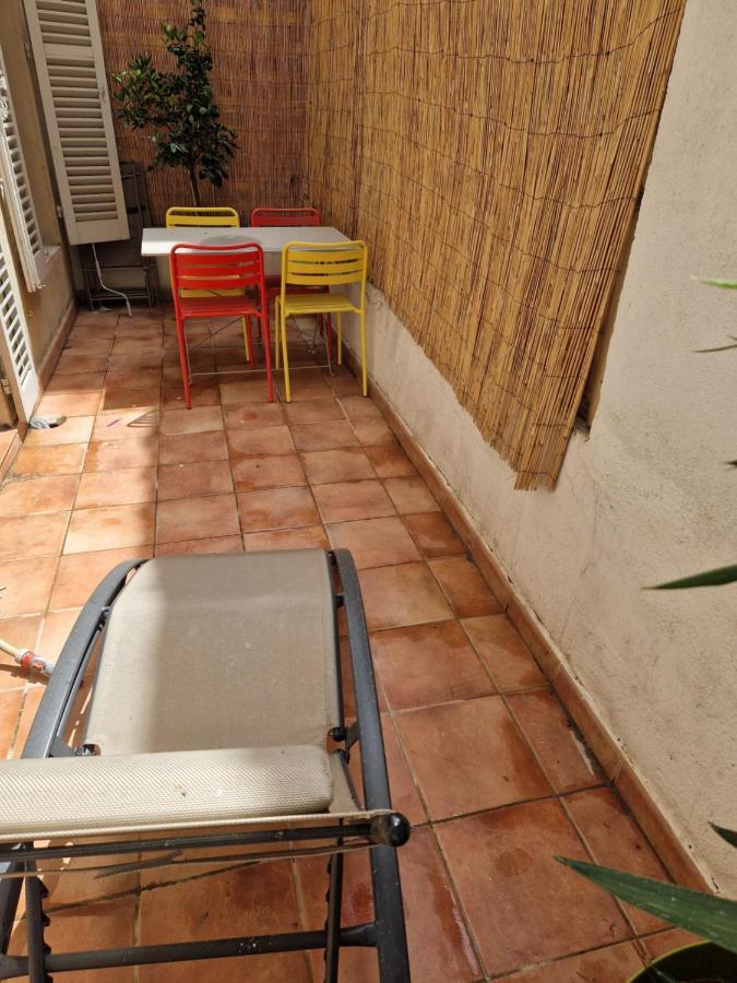 2 Pieces Dans Le Centre Avec Petite Terrasse 3*** Marselha Exterior foto